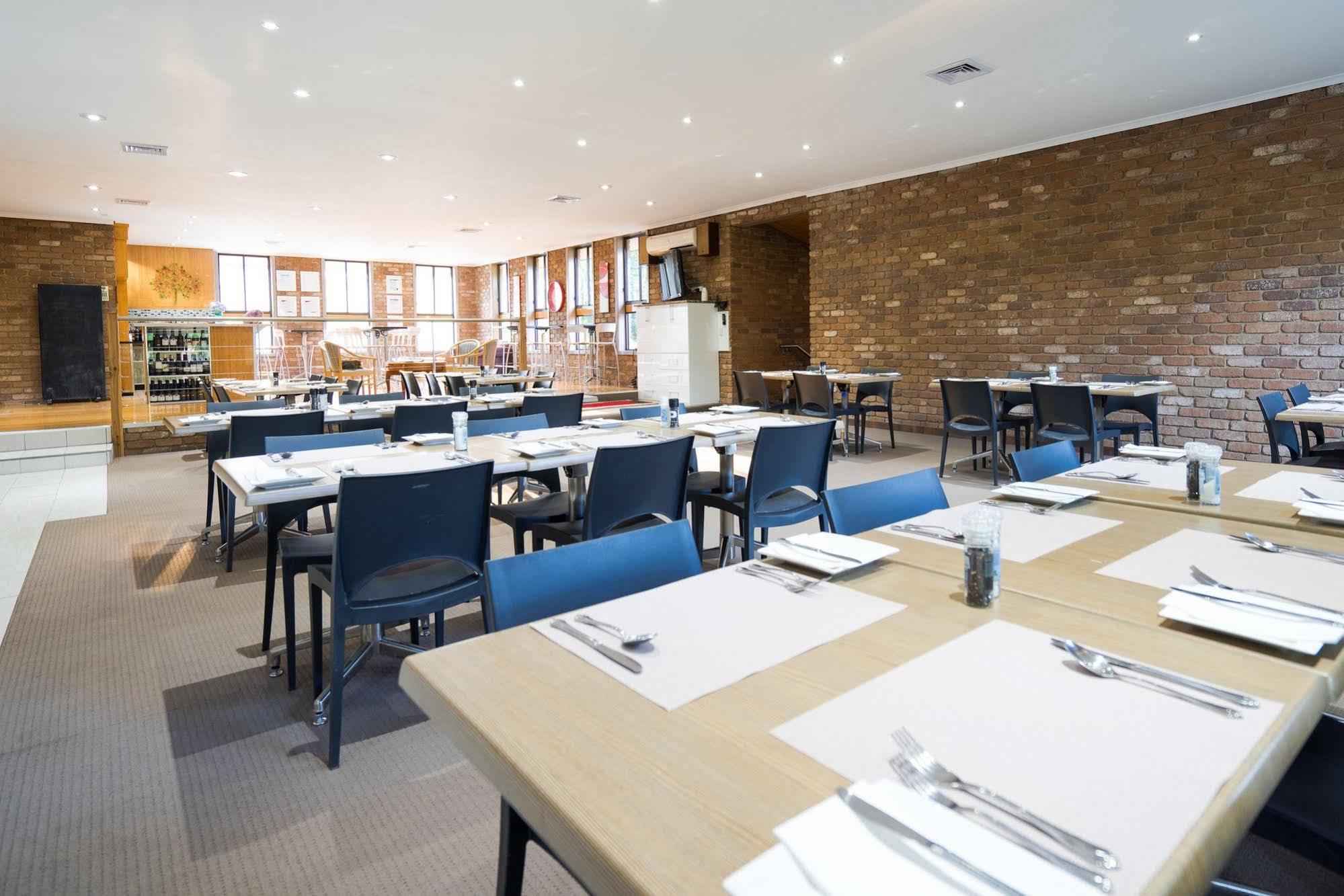 Farnham Court Motel And Restaurant Morwell Εξωτερικό φωτογραφία