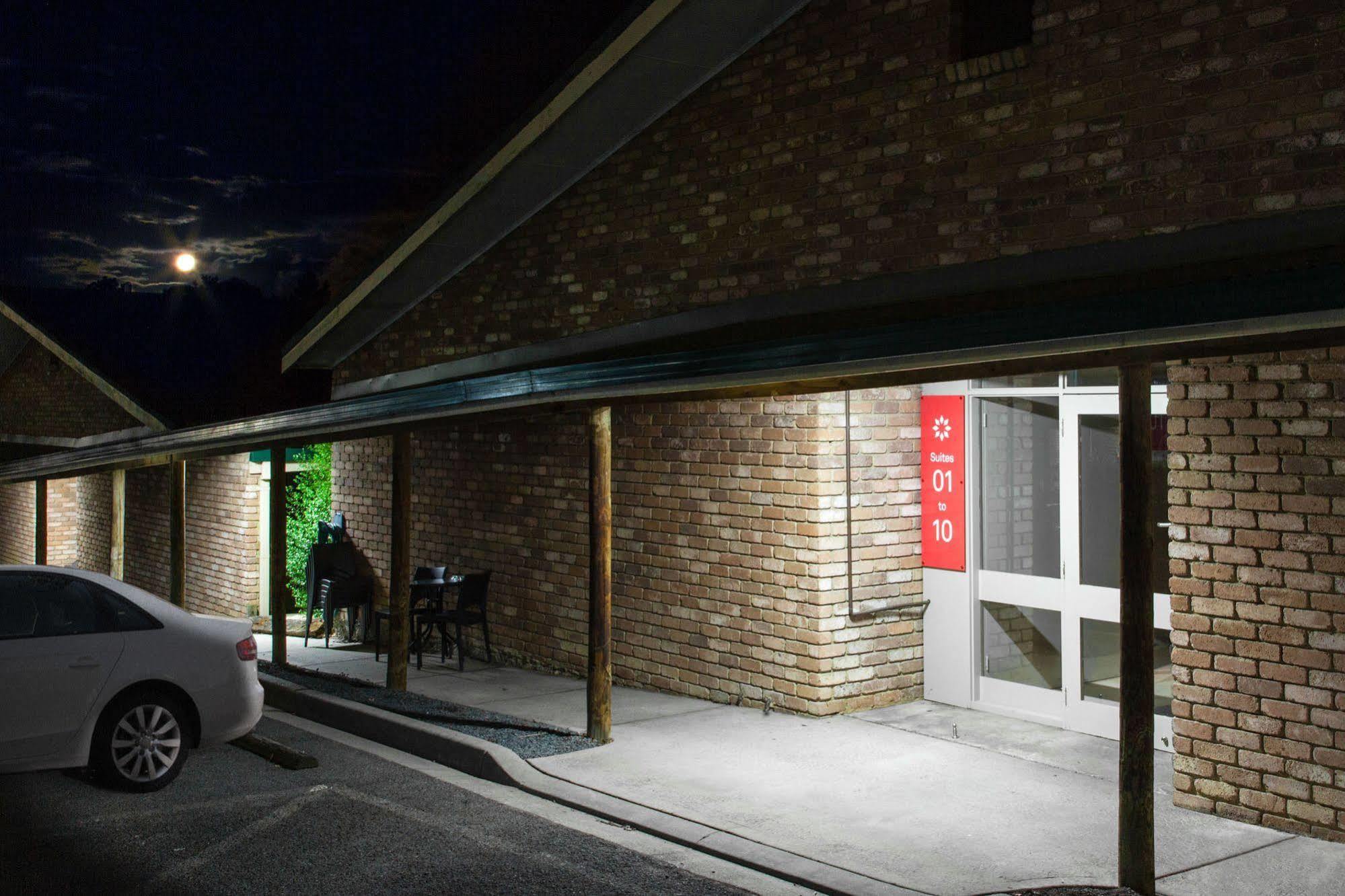 Farnham Court Motel And Restaurant Morwell Εξωτερικό φωτογραφία