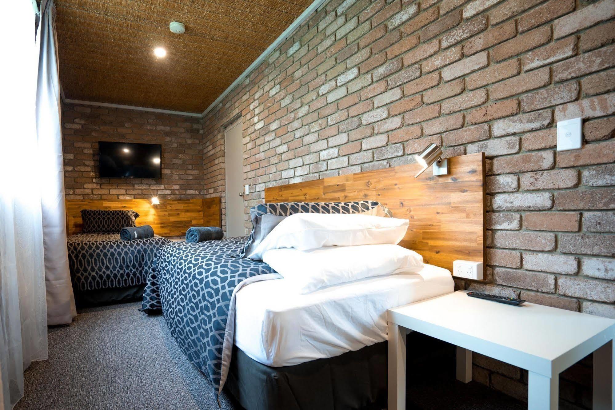 Farnham Court Motel And Restaurant Morwell Εξωτερικό φωτογραφία
